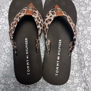 Tommy Hilfiger Leopard Print Flip-Flops